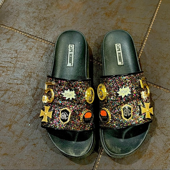 🌻 Cute Sandals 🌻 - Picture 1 of 5